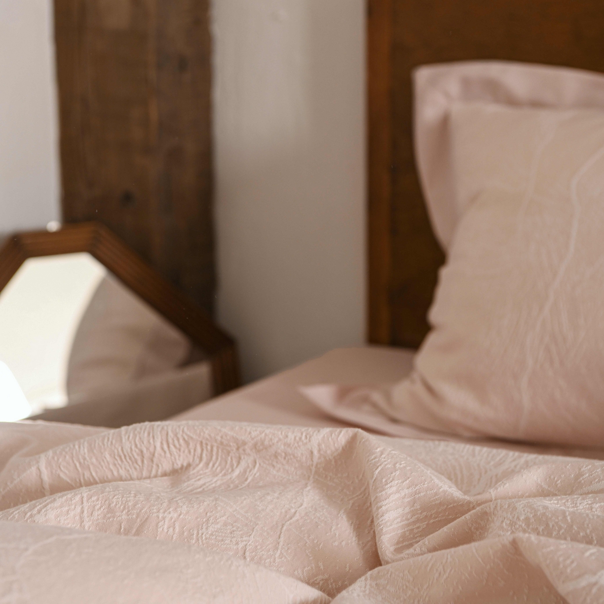 91家纺网 家纺一手货源 找家纺 云上 2025全棉提花床品系列·冰裂   色织冰裂-粉