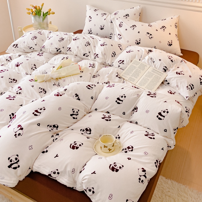 91家纺网 家纺一手货源 找家纺 伊嫚家居 新款日式新品全棉针织棉A类活性印花四件套天竺棉小碎花复古亲肤被罩床笠款套件 可爱熊猫