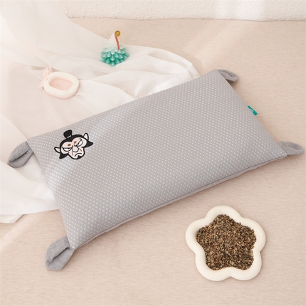 91家纺网 家纺一手货源 找家纺 （总）芯洲 2025新款儿童学生向夏季凉豆豆荞麦枕卡通可爱Q版枕头枕芯