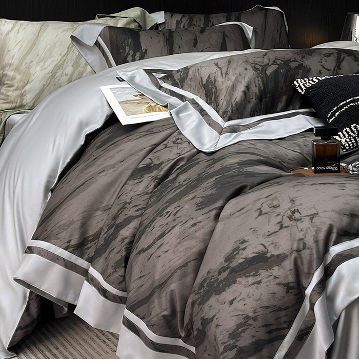 91家纺网 家纺一手货源 找家纺 A类母婴级天丝棉夹棉床盖床笠四件套全棉纯棉纯色长绒棉真丝保护罩高级感印花床上用品 布里奇-灰