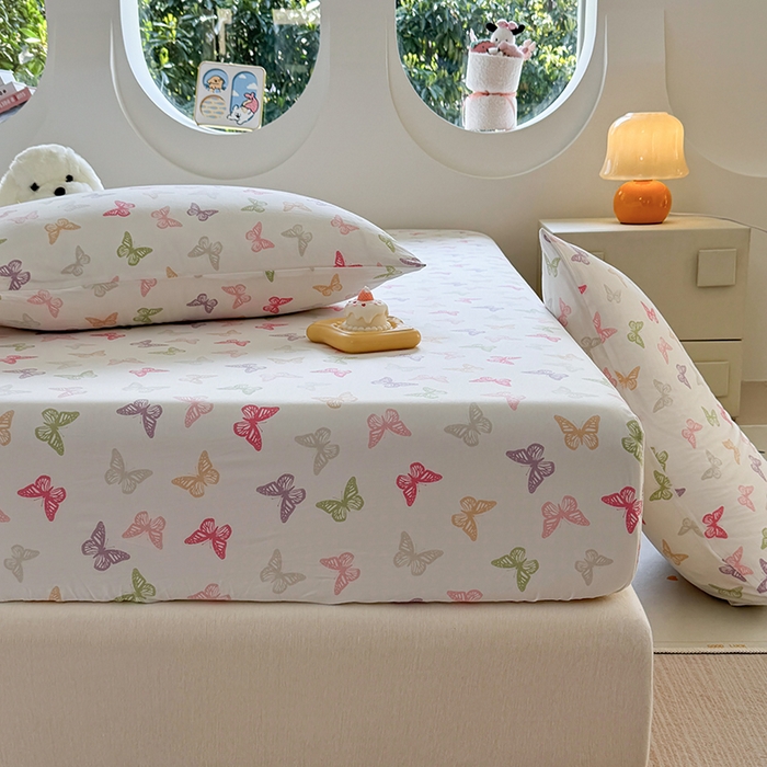 91家纺网 家纺一手货源 找家纺 十一家居 2025新款ins韩系卡通印花亲肤水洗棉床笠 彩蝶之舞