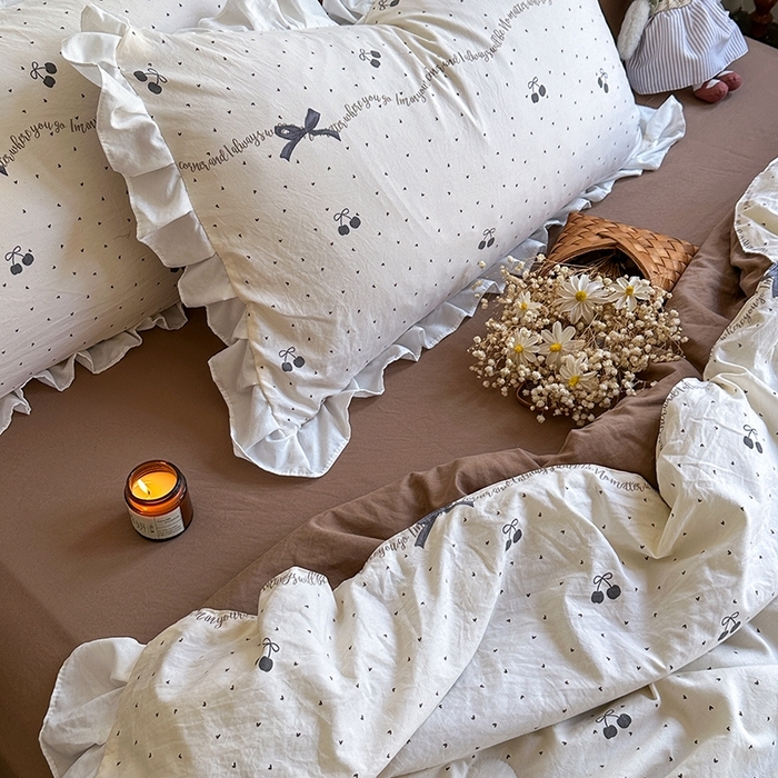 91家纺网 家纺一手货源 找家纺 （总）亿品家纺 2025新款直播韩版赫本风法式花边款夏被四件套（提供买家秀）