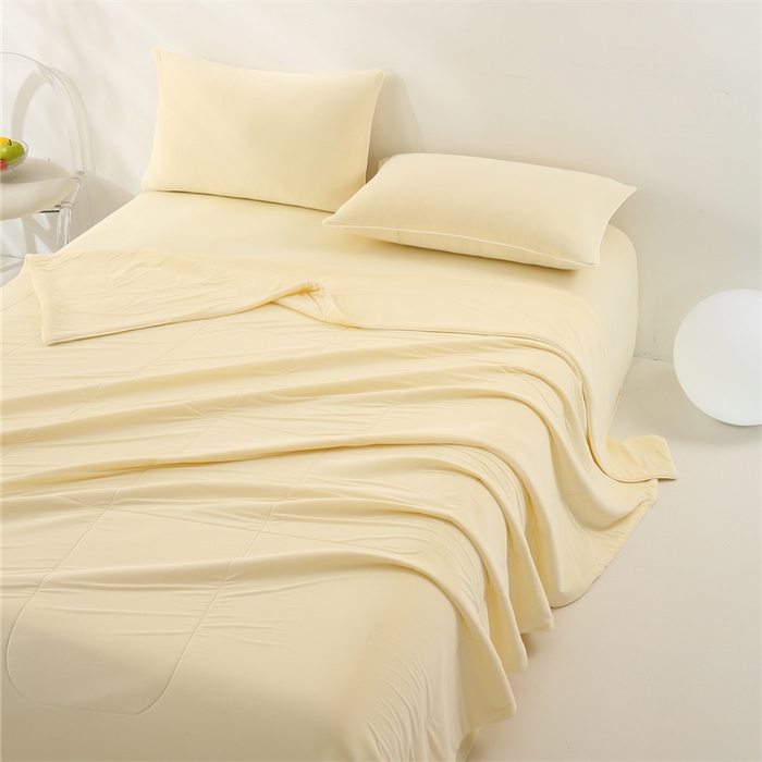 91家纺网 家纺一手货源 找家纺 小禹仔 2025新款母婴级水洗硅胶夏被夏凉被子被芯 浅黄