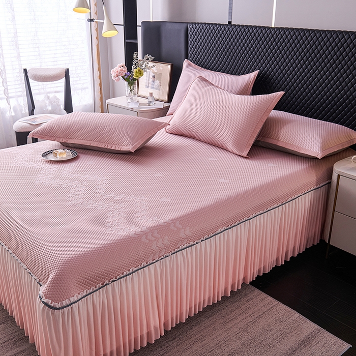 91家纺网 家纺一手货源 找家纺 尚品凤凰2025新款凉感床裙渐变色豆豆席床裙凉席直角席 凉席席子 爱心床裙  粉色