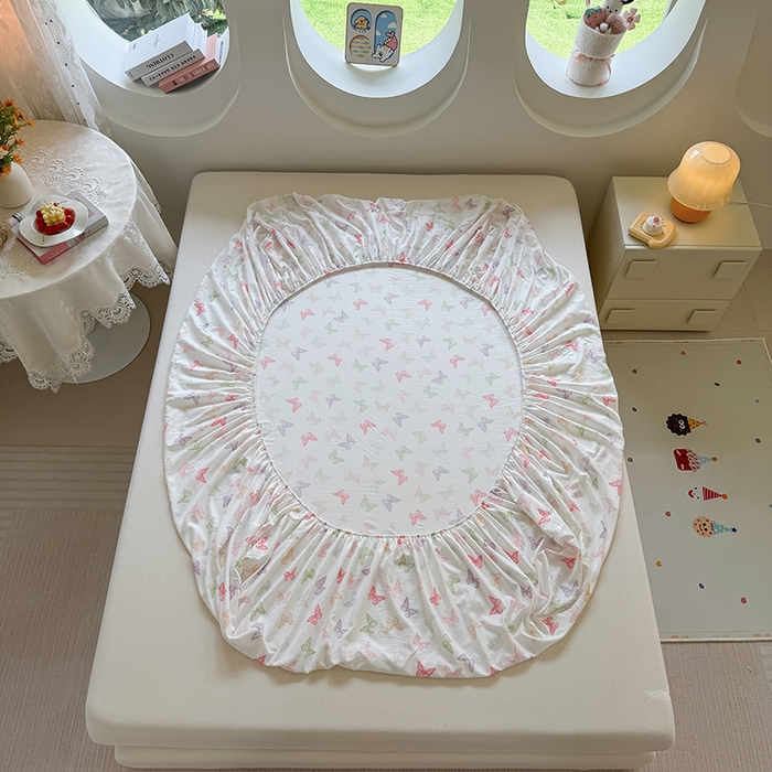 91家纺网 家纺一手货源 找家纺 十一家居 2025新款ins韩系卡通印花亲肤水洗棉床笠 彩蝶之舞