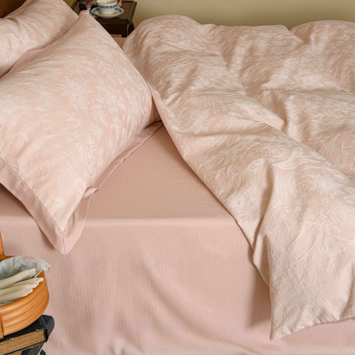 91家纺网 家纺一手货源 找家纺 云上 2025全棉提花床品系列·蝶舞花间 蝴蝶-粉