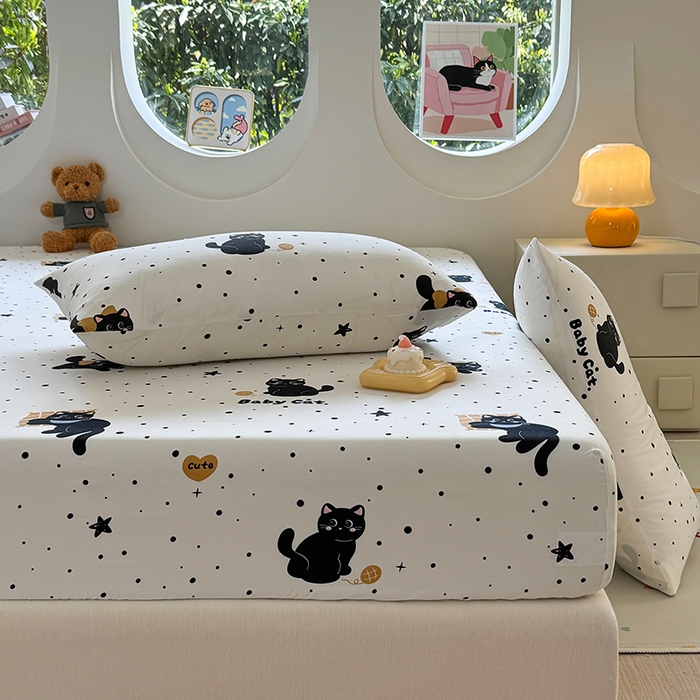 91家纺网 家纺一手货源 找家纺 十一家居 2025新款ins韩系卡通印花亲肤水洗棉床笠 波点小猫