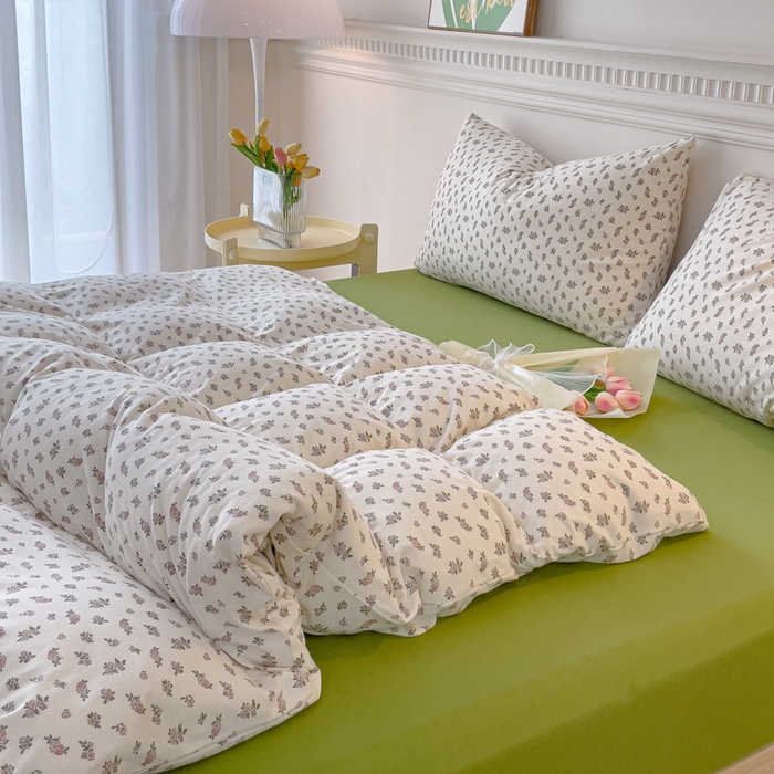 91家纺网 家纺一手货源 找家纺 伊嫚家居 新款日式新品全棉针织棉A类活性印花四件套天竺棉小碎花复古亲肤被罩床笠款套件 栀子花初恋