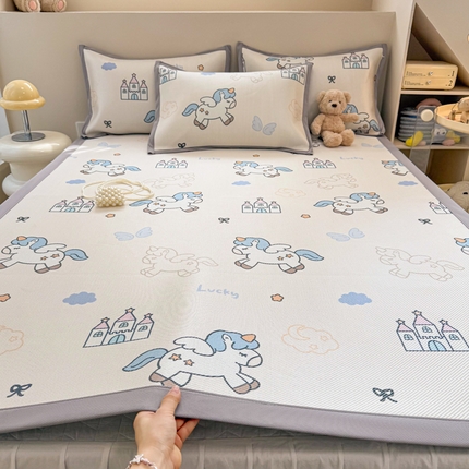 91家纺网 家纺一手货源 找家纺 （总）典曼家纺 2025新款600D数码印花冰藤席席子凉席-床席款