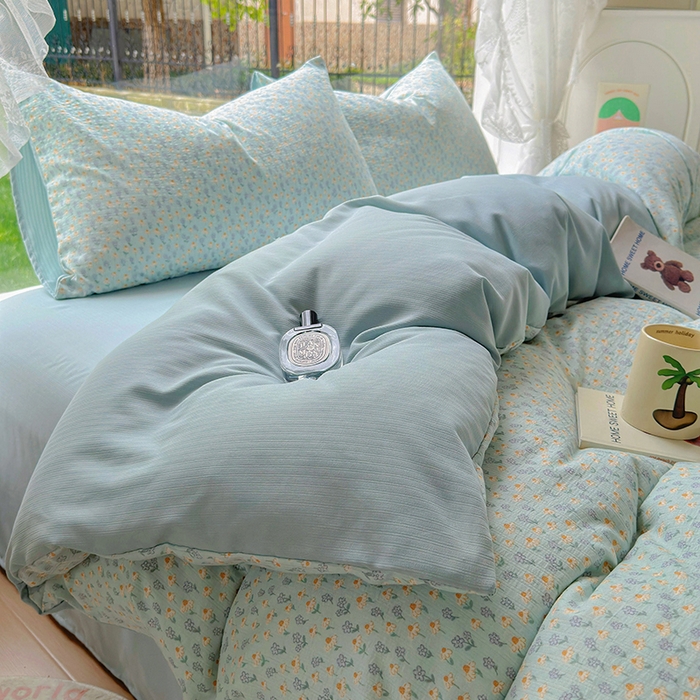 91家纺网 家纺一手货源 找家纺 王朝国际 2025新款直播热款有氧提花有氧双层纱碎花单被套 奶蓝泡芙