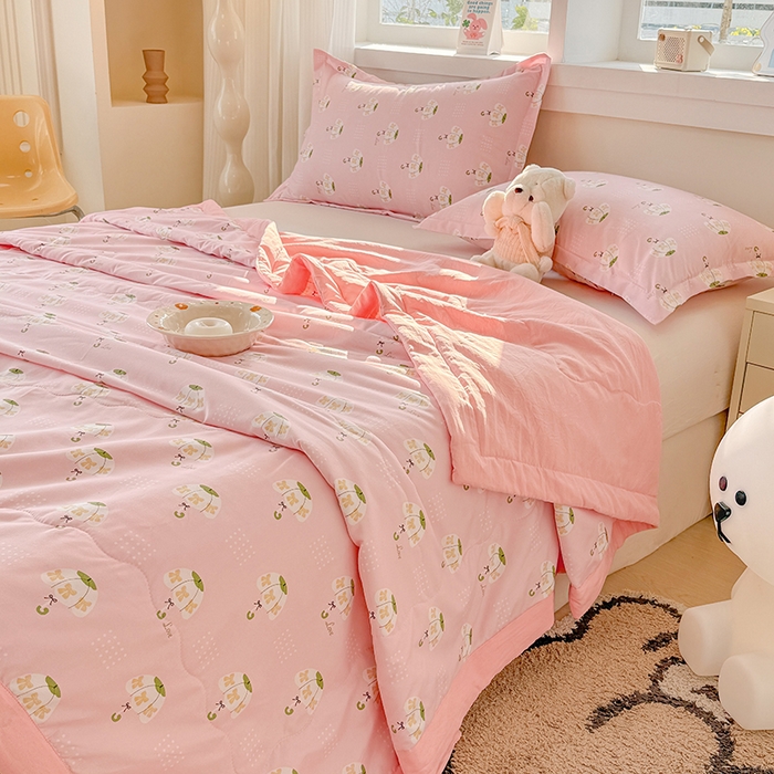 91家纺网 家纺一手货源 找家纺 雪鲨家纺  2025新款A类水洗棉夏被新疆棉花夏凉被空调被可机洗薄被子被芯 雨伞粉