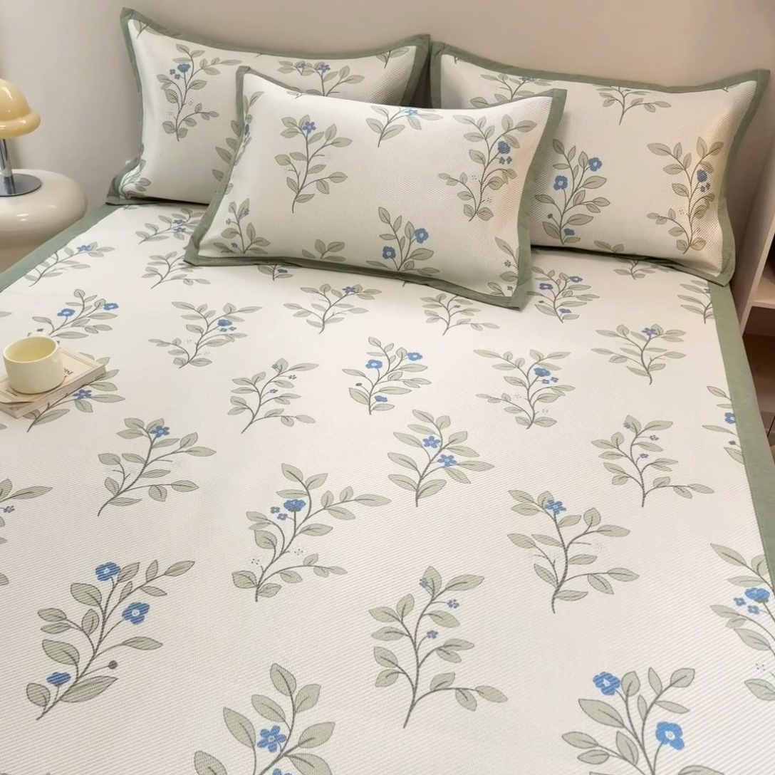 91家纺网 家纺一手货源 找家纺 典曼家纺 2025新款600D数码印花冰藤席席子凉席-床席款 蓝色花骨朵