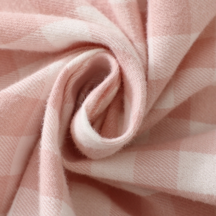 91家纺网 家纺一手货源 找家纺 伊嫚家居 2025新款无印日式双股全棉法兰绒家居服良品睡衣女纯棉直播秋冬款情侣睡衣 粉色小格