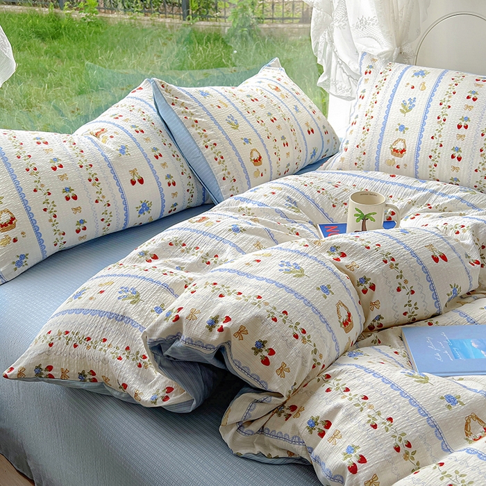 91家纺网 家纺一手货源 找家纺 王朝国际 2025新款直播热款有氧提花有氧双层纱碎花单被套 蕾丝草莓