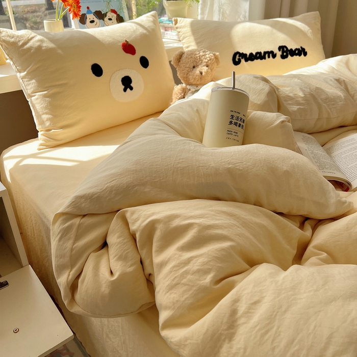 91家纺网 家纺一手货源 找家纺 顾里家纺 2025新款甜系表情包云朵棉毛巾绣四件套 梦想熊