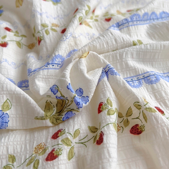 91家纺网 家纺一手货源 找家纺 王朝国际 2025新款直播热款有氧提花有氧双层纱碎花单被套 蕾丝草莓