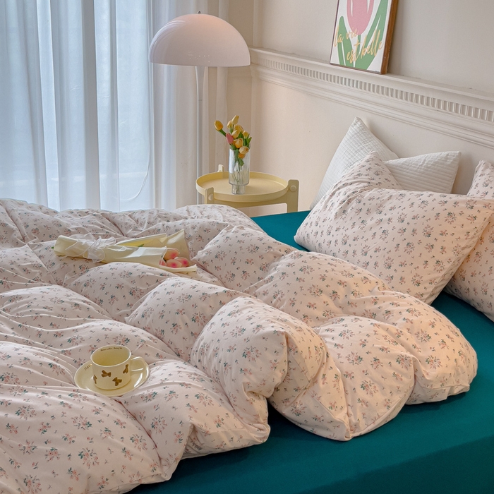 91家纺网 家纺一手货源 找家纺 伊嫚家居 新款日式新品全棉针织棉A类活性印花四件套天竺棉小碎花复古亲肤被罩床笠款套件 海棠粉香妃