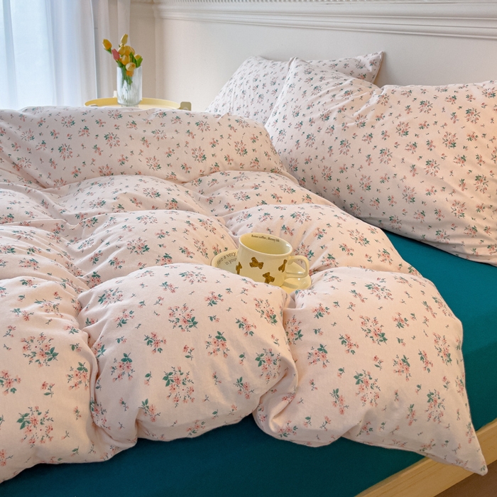91家纺网 家纺一手货源 找家纺 伊嫚家居 新款日式新品全棉针织棉A类活性印花四件套天竺棉小碎花复古亲肤被罩床笠款套件 海棠粉香妃
