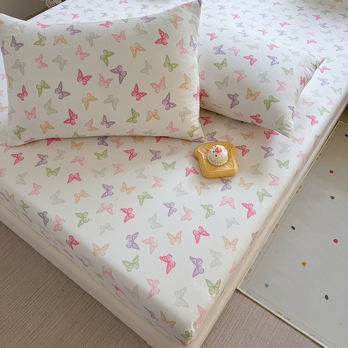 91家纺网 家纺一手货源 找家纺 十一家居 2025新款ins韩系卡通印花亲肤水洗棉床笠 彩蝶之舞