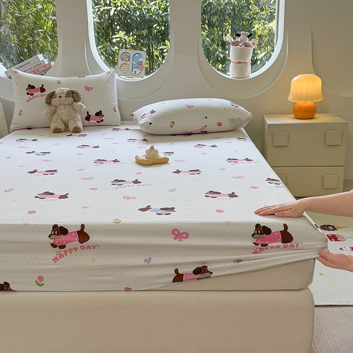 91家纺网 家纺一手货源 找家纺 十一家居 2025新款ins韩系卡通印花亲肤水洗棉床笠 欢乐伙伴