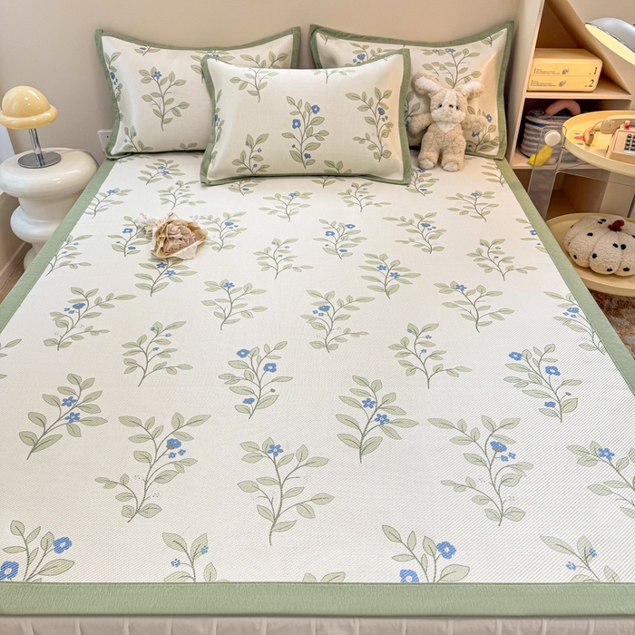 91家纺网 家纺一手货源 找家纺 典曼家纺 2025新款600D数码印花冰藤席席子凉席-床席款 蓝色花骨朵