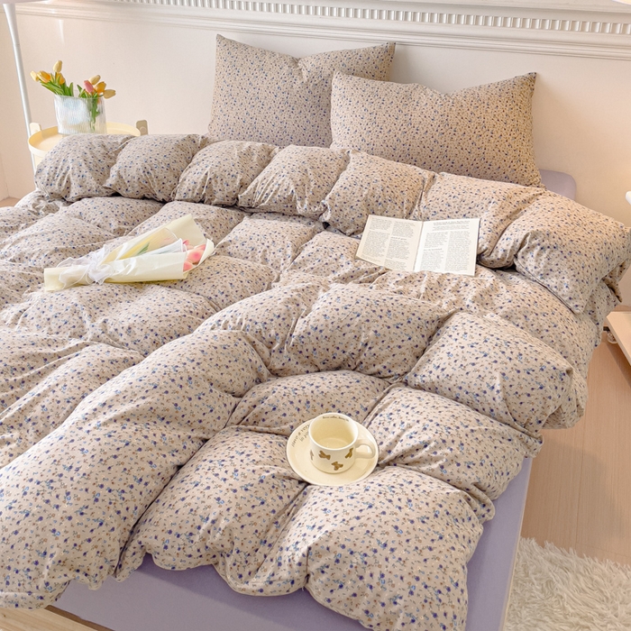 91家纺网 家纺一手货源 找家纺 伊嫚家居 新款日式新品全棉针织棉A类活性印花四件套天竺棉小碎花复古亲肤被罩床笠款套件 紫黛花语