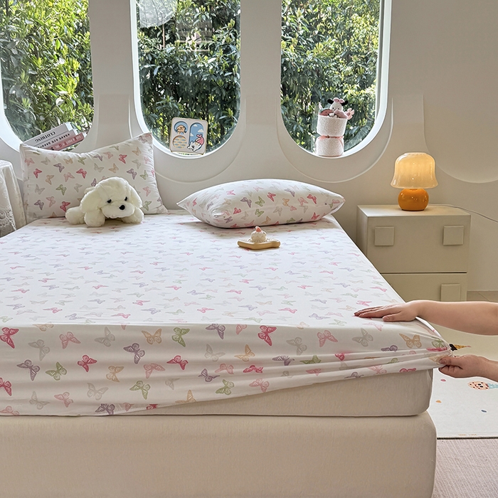 91家纺网 家纺一手货源 找家纺 十一家居 2025新款ins韩系卡通印花亲肤水洗棉床笠 彩蝶之舞