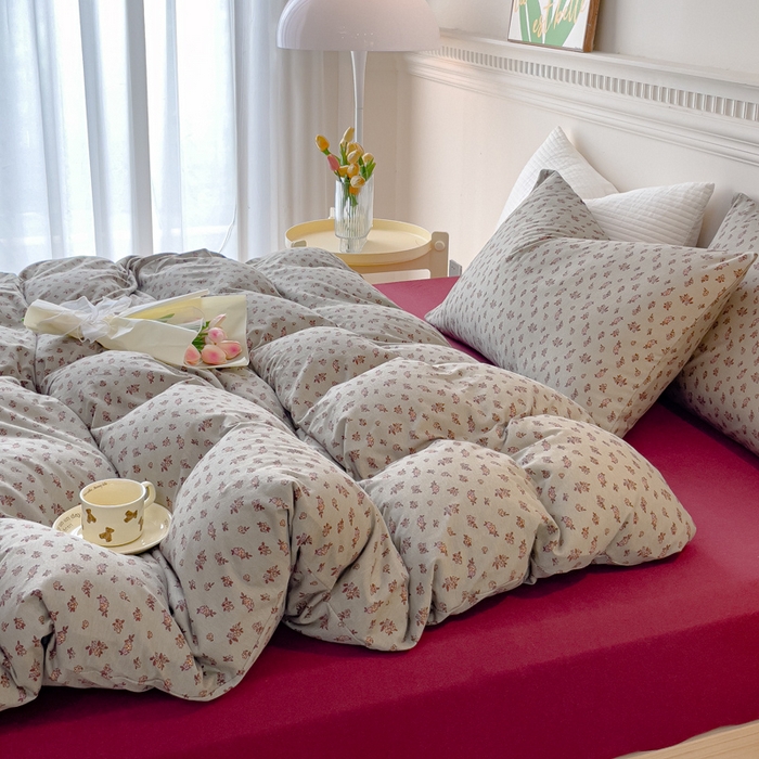 91家纺网 家纺一手货源 找家纺 伊嫚家居 新款日式新品全棉针织棉A类活性印花四件套天竺棉小碎花复古亲肤被罩床笠款套件 雅素栀子花