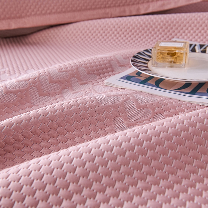 91家纺网 家纺一手货源 找家纺 尚品凤凰2025新款凉感床裙渐变色豆豆席床裙凉席直角席 凉席席子 爱心床裙  粉色