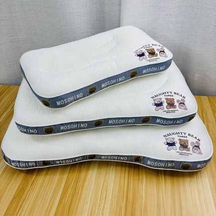 91家纺网 家纺一手货源 找家纺 （总）露函家居 2025新款针织亲子款三只小熊颈椎护颈枕