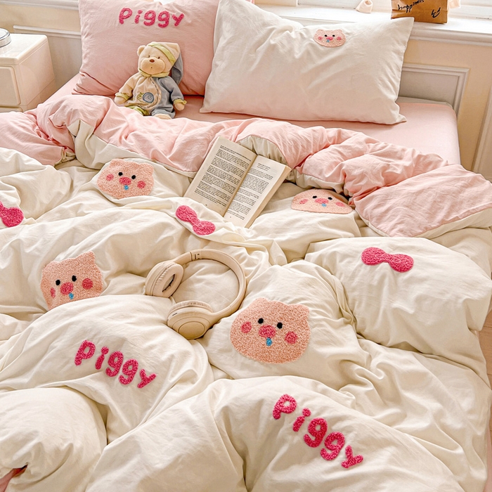 91家纺网 家纺一手货源 找家纺 海岛哥哥 2025新款云柔棉毛巾绣 四件套 毛巾绣-可爱小猪