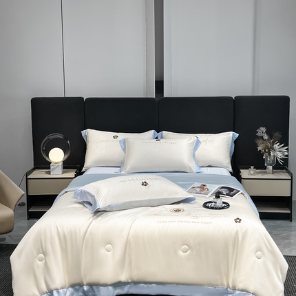 91家纺网 家纺一手货源 找家纺 仔仔熊 2025新款水洗真丝夏凉被四件套-春暖花开系列 春暖花开 奶昔白-海清