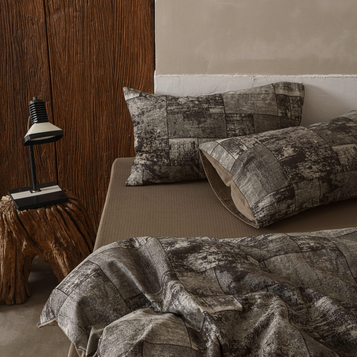 91家纺网 家纺一手货源 找家纺 云上 2025全棉色织大提花床品·侘寂空间   空间-金