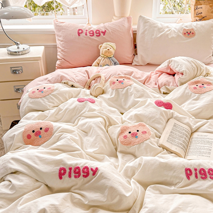 91家纺网 家纺一手货源 找家纺 海岛哥哥 2025新款云柔棉毛巾绣 四件套 毛巾绣-可爱小猪