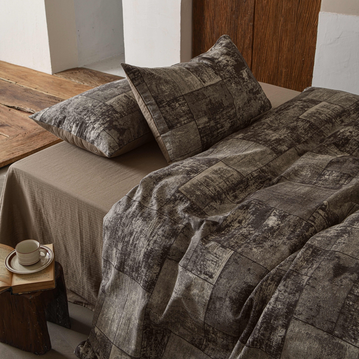 91家纺网 家纺一手货源 找家纺 云上 2025全棉色织大提花床品·侘寂空间   空间-金