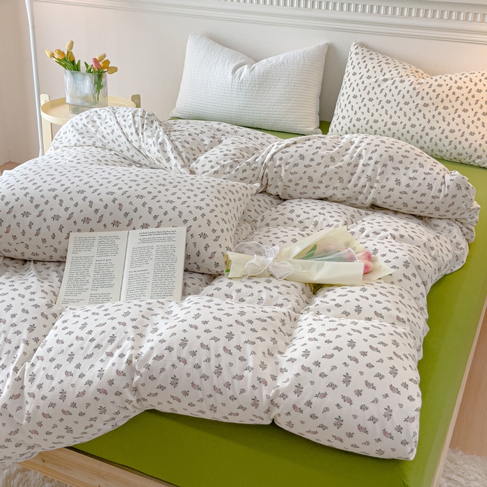 91家纺网 家纺一手货源 找家纺 伊嫚家居 新款日式新品全棉针织棉A类活性印花四件套天竺棉小碎花复古亲肤被罩床笠款套件 栀子花初恋