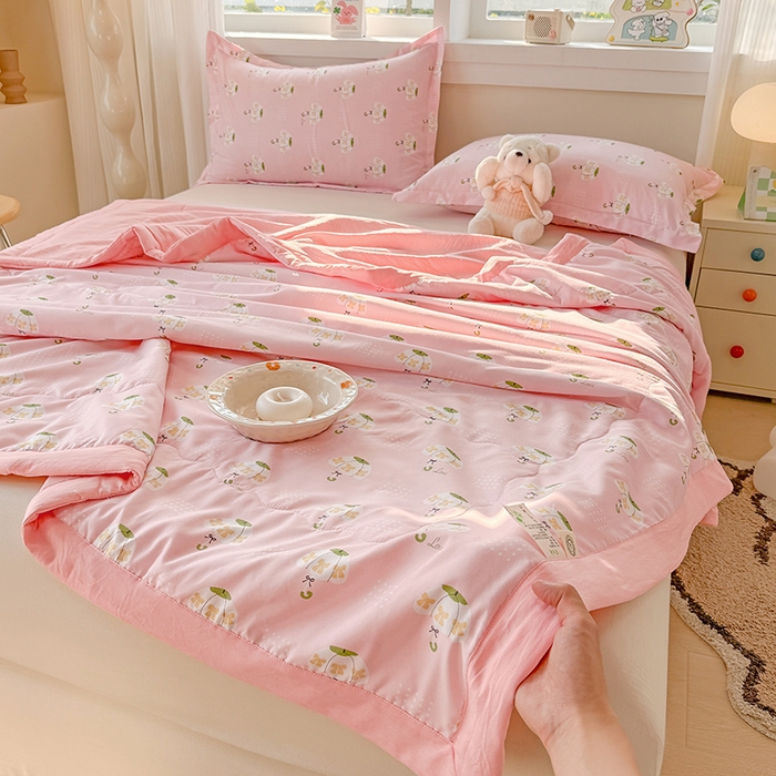 91家纺网 家纺一手货源 找家纺 雪鲨家纺  2025新款A类水洗棉夏被新疆棉花夏凉被空调被可机洗薄被子被芯 雨伞粉