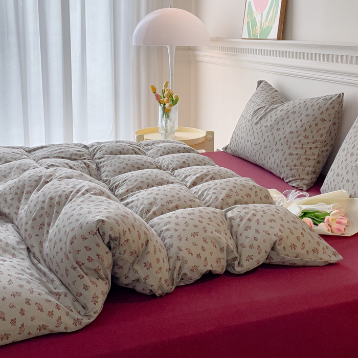 91家纺网 家纺一手货源 找家纺 伊嫚家居 新款日式新品全棉针织棉A类活性印花四件套天竺棉小碎花复古亲肤被罩床笠款套件 雅素栀子花