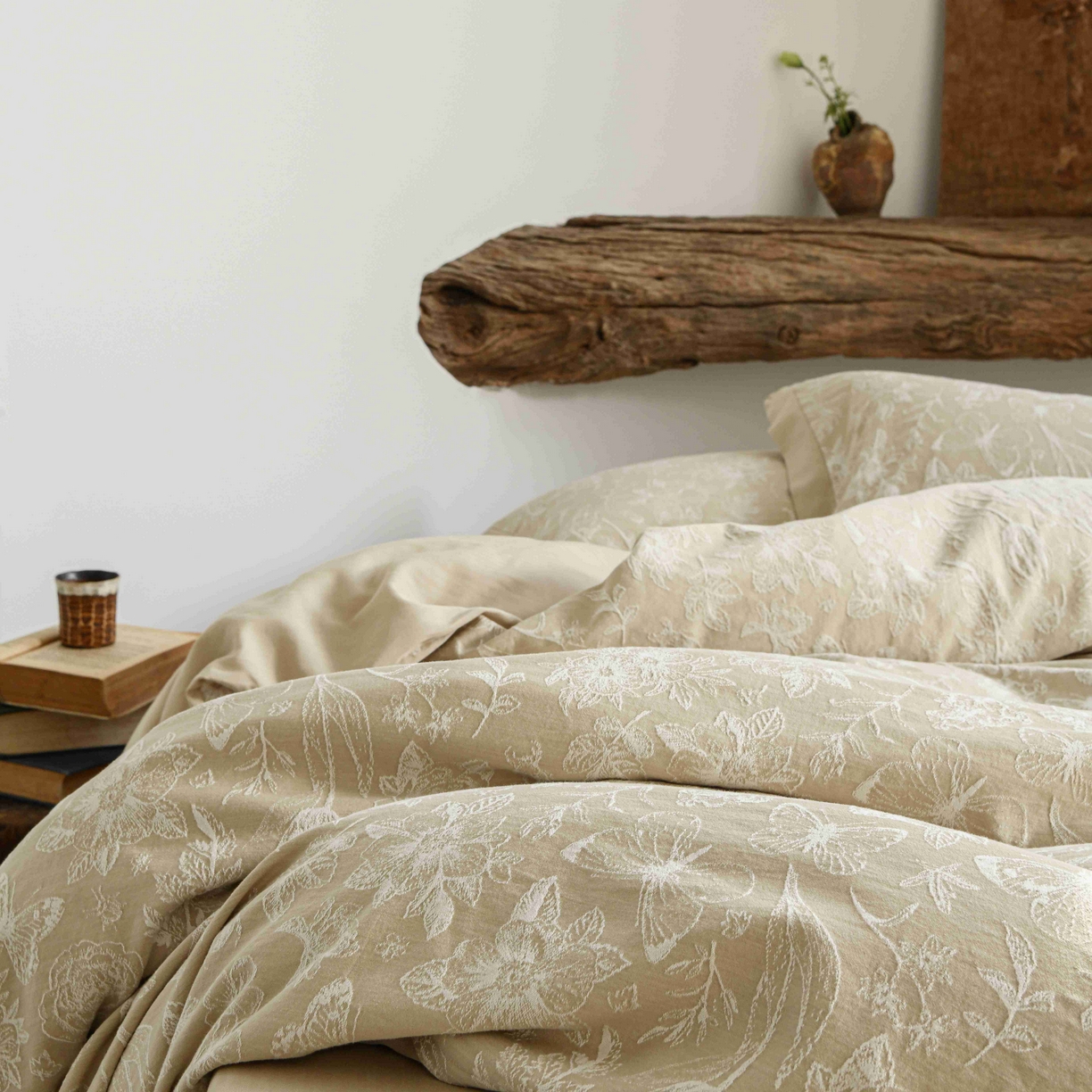 91家纺网 家纺一手货源 找家纺 云上 2025全棉提花床品系列·蝶舞花间 蝴蝶-卡其