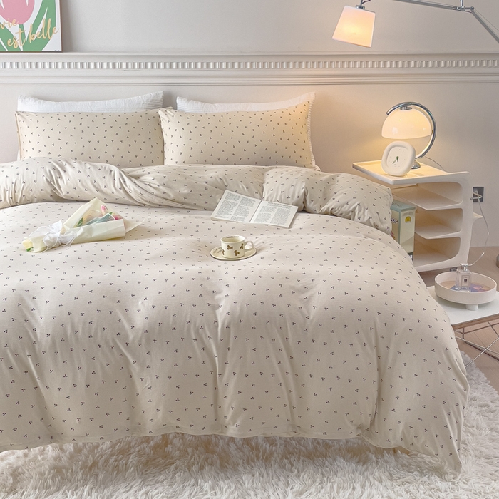 91家纺网 家纺一手货源 找家纺 伊嫚家居 新款日式新品全棉针织棉A类活性印花四件套天竺棉小碎花复古亲肤被罩床笠款套件 恋恋小樱桃