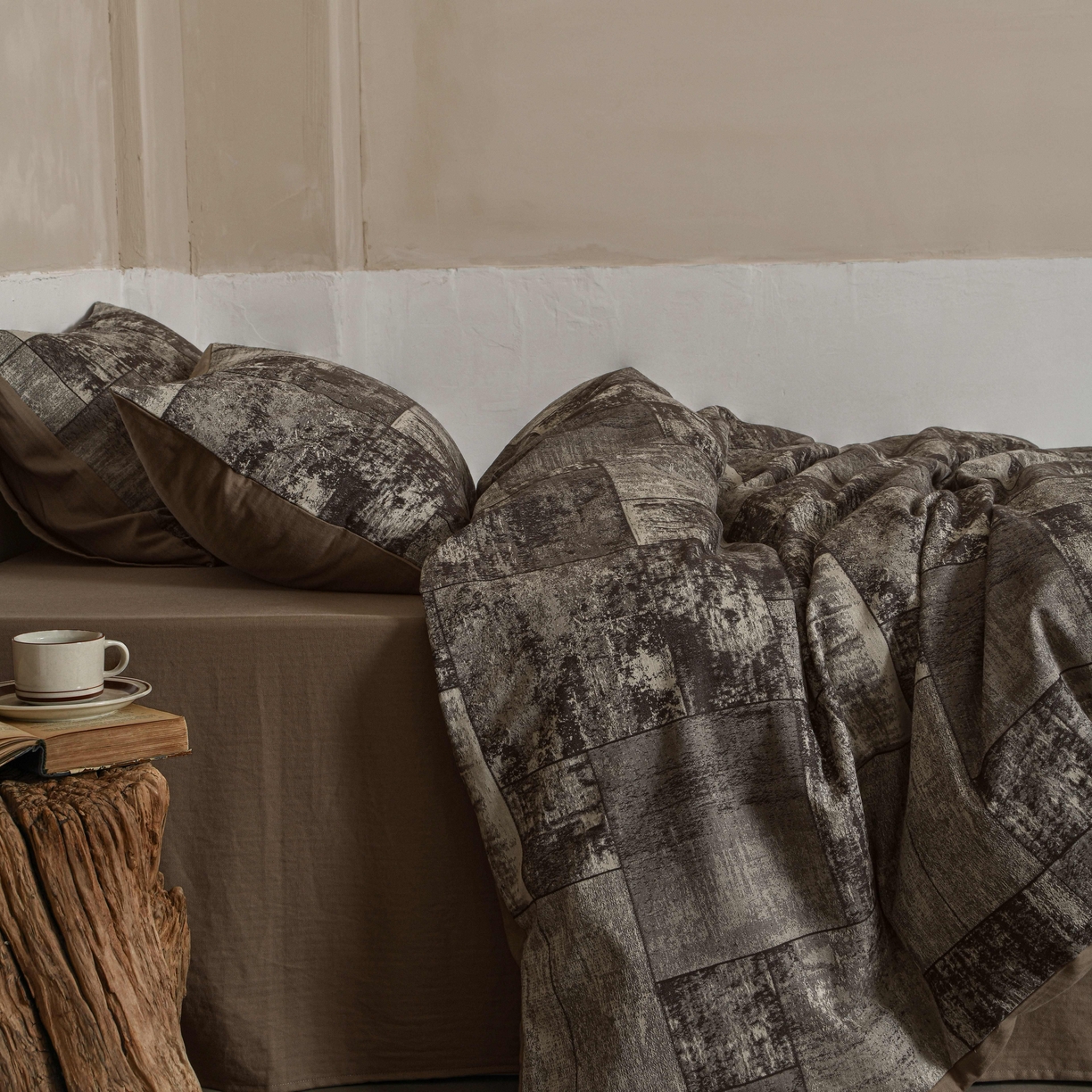 91家纺网 家纺一手货源 找家纺 云上 2025全棉色织大提花床品·侘寂空间   空间-金