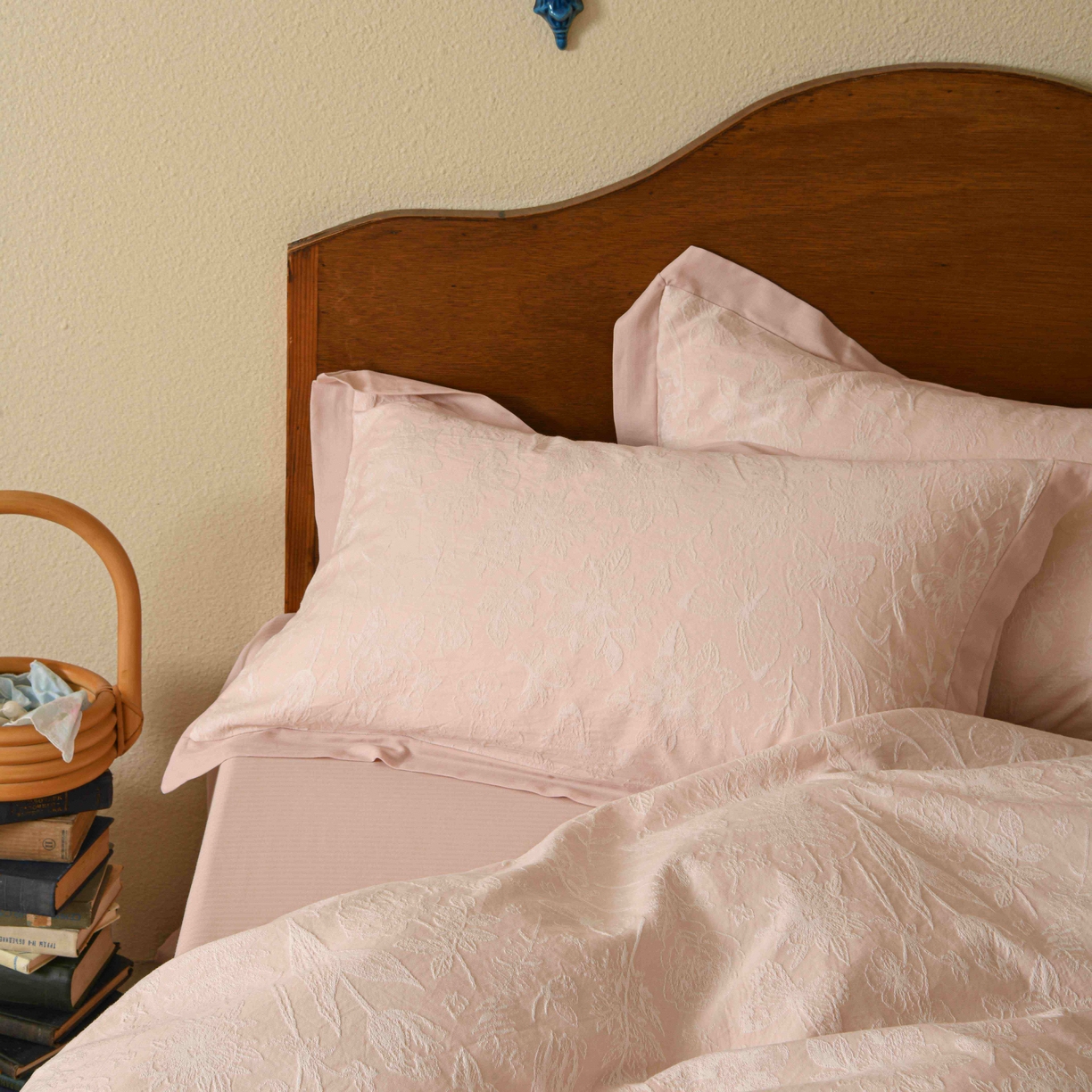 91家纺网 家纺一手货源 找家纺 云上 2025全棉提花床品系列·蝶舞花间 蝴蝶-粉