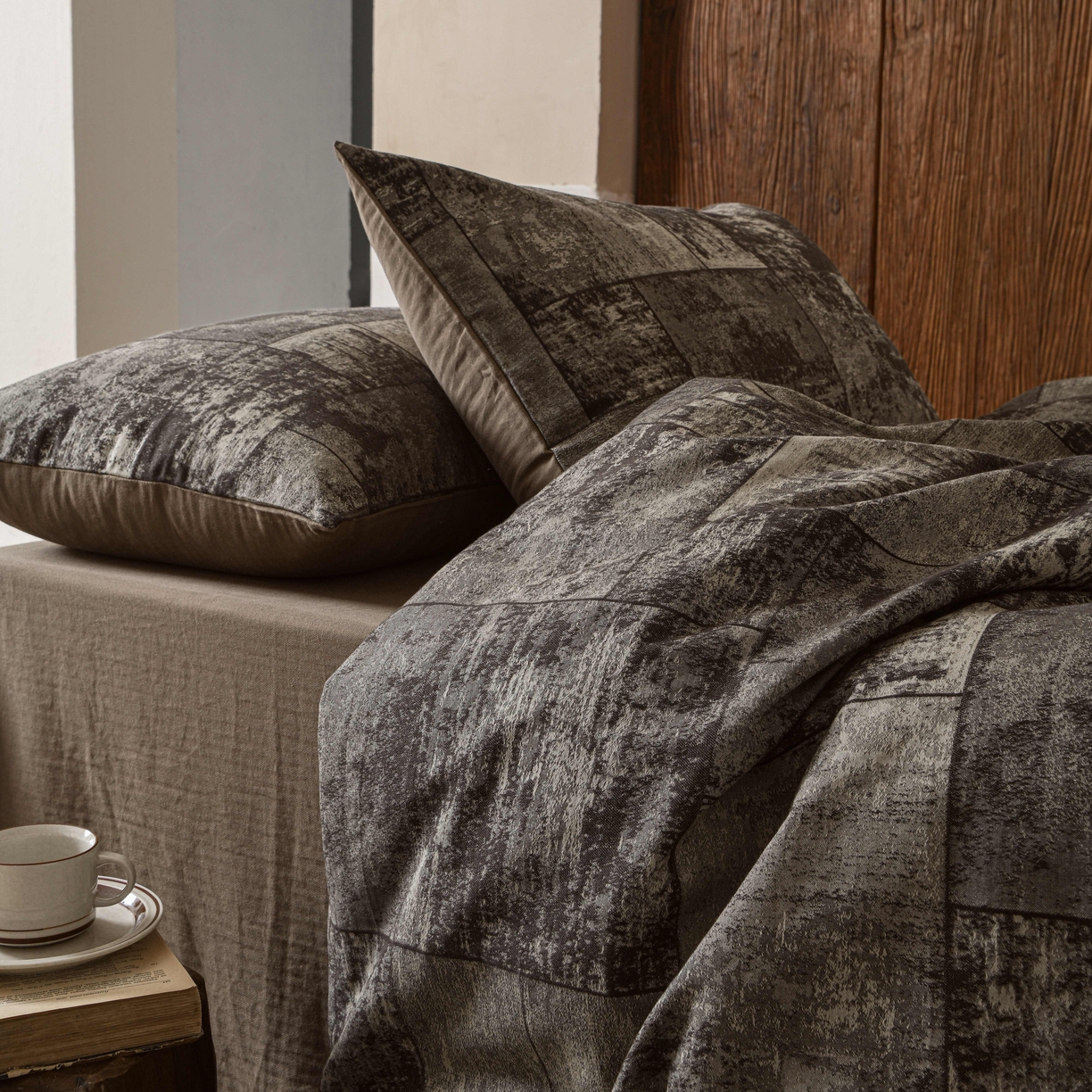 91家纺网 家纺一手货源 找家纺 云上 2025全棉色织大提花床品·侘寂空间   空间-金