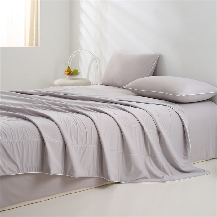 91家纺网 家纺一手货源 找家纺 小禹仔 2025新款母婴级水洗硅胶夏被夏凉被子被芯 浅灰