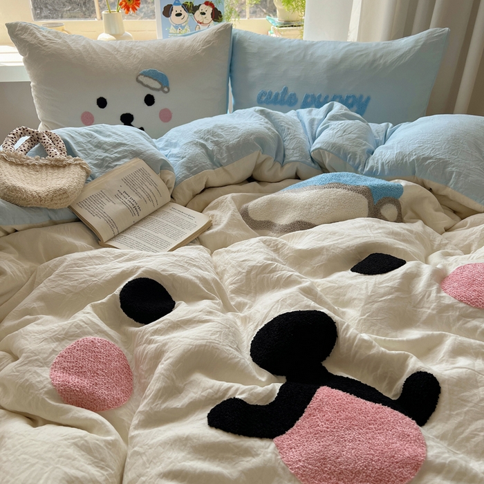 91家纺网 家纺一手货源 找家纺 （总）顾里家纺 2025新款甜系表情包云朵棉毛巾绣四件套