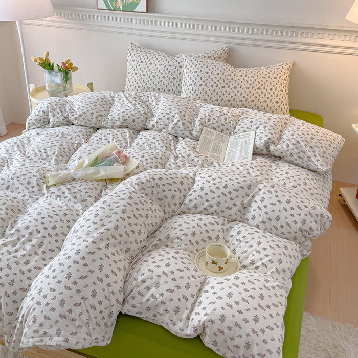 91家纺网 家纺一手货源 找家纺 伊嫚家居 新款日式新品全棉针织棉A类活性印花四件套天竺棉小碎花复古亲肤被罩床笠款套件 栀子花初恋