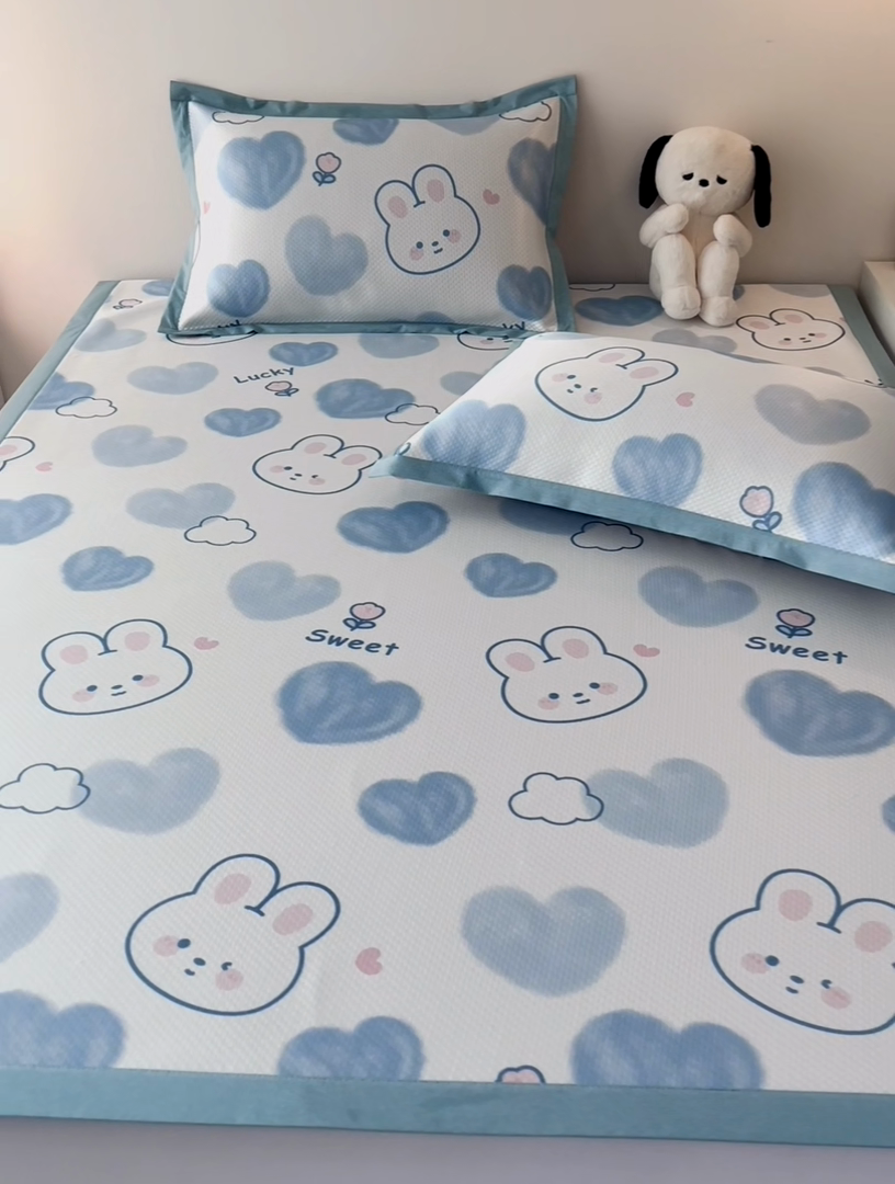 91家纺网 家纺一手货源 找家纺 倾慕家纺 A类满天星凉感提花凉席 蓝色爱恋