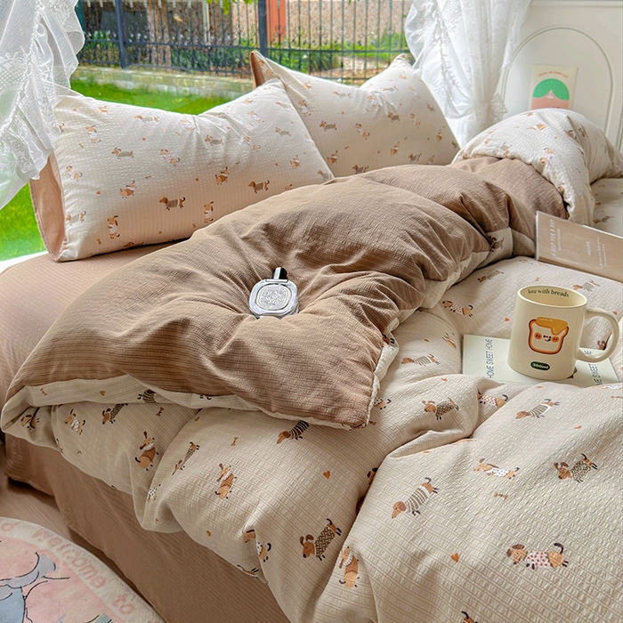 91家纺网 家纺一手货源 找家纺 王朝国际 2025新款直播热款有氧提花有氧双层纱碎花单被套 叮当汪