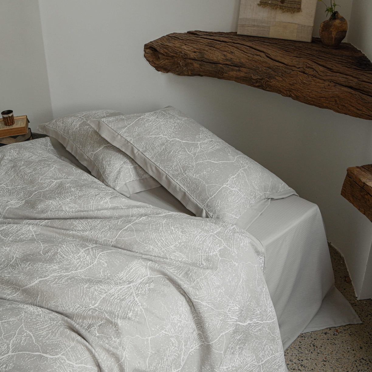 91家纺网 家纺一手货源 找家纺 云上 2025全棉提花床品系列·冰裂   色织冰裂-浅灰