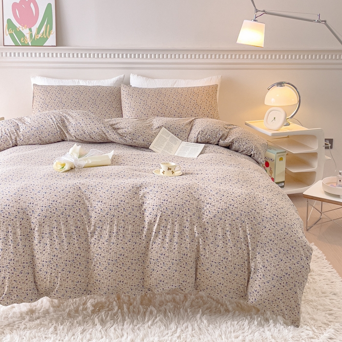 91家纺网 家纺一手货源 找家纺 伊嫚家居 新款日式新品全棉针织棉A类活性印花四件套天竺棉小碎花复古亲肤被罩床笠款套件 紫黛花语